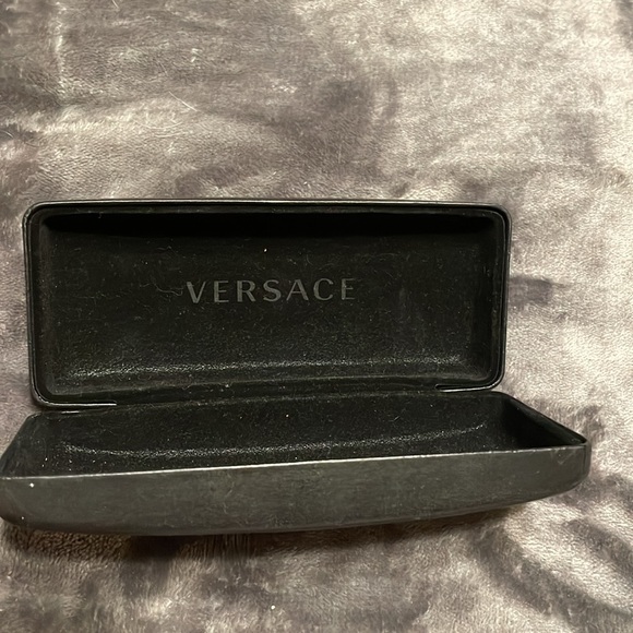 Versace hard glasses case- has some scratches on front & back, inside is good - Picture 3 of 4